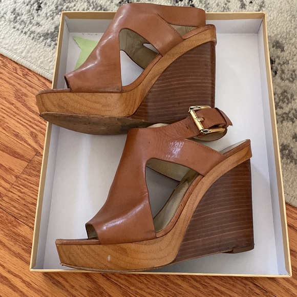 Michael Kors Josephine Wedge - Picture 3 of 3
